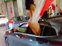 She thanks the italian team topless and in thong in the street for their Euro 2021 victory 00:21
